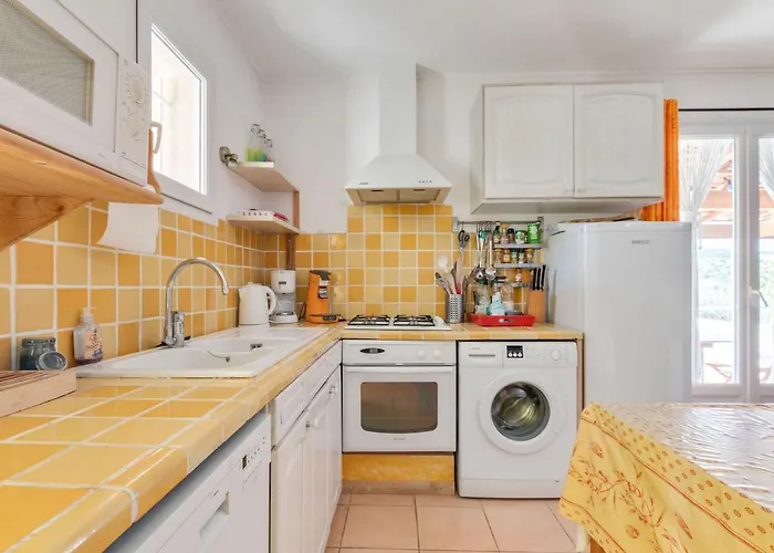 فيلة Sunny Getaway