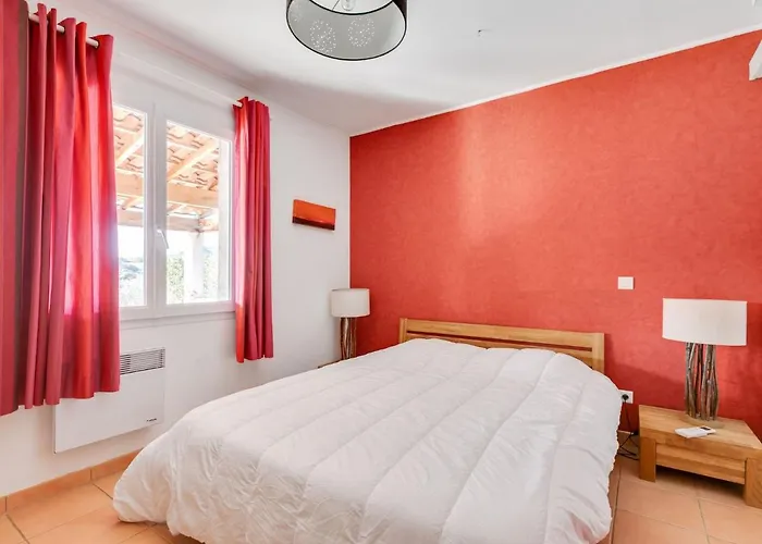 Sunny Getaway فيلة