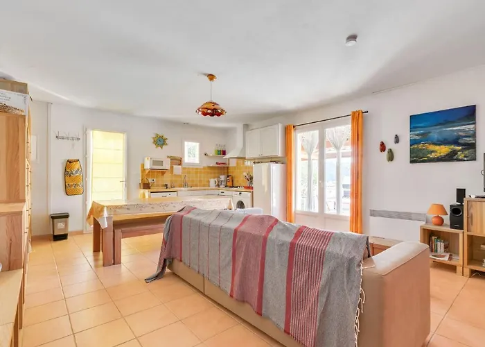 فيلة Sunny Getaway